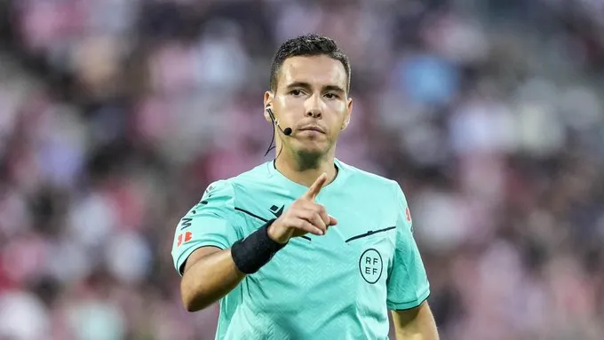 开云网站-Archivo VAR：主裁执法堪称灾难，吕迪格明显直红&amp;amp;攻击动作