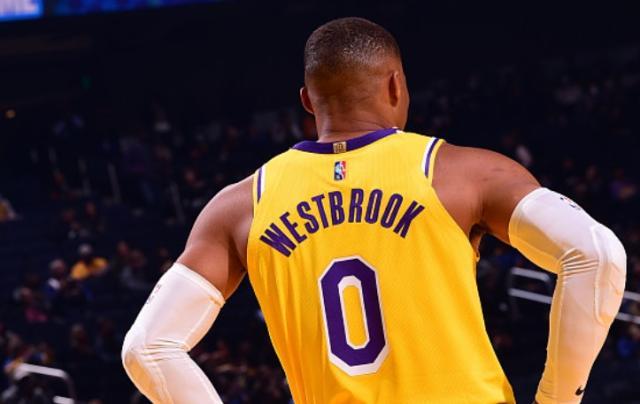 开云下载-6中1+7失误 韦少还是那个韦少 湖人已经开始后悔？